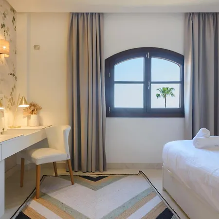Exclusive 6 En Bedroom - Nagueeles *