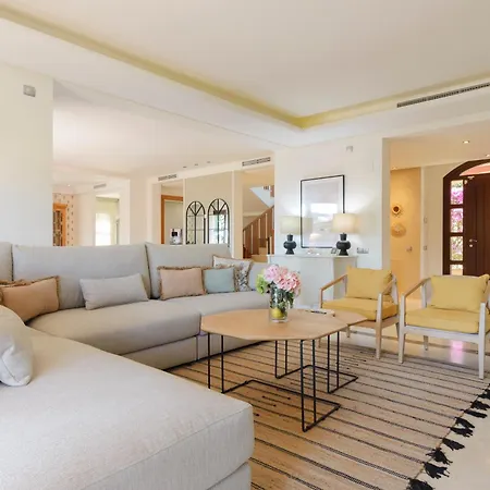 Exclusive 6 En Bedroom - Nagueeles Marbella