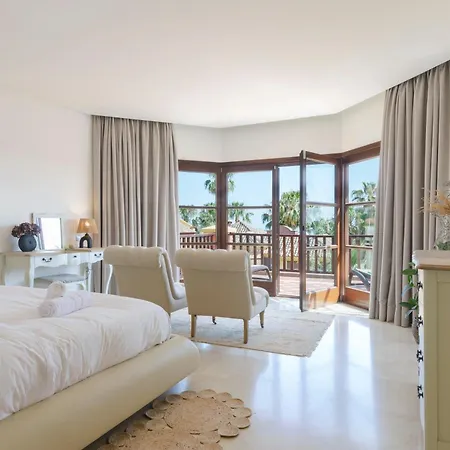 Exclusive 6 En Bedroom - Nagueeles Marbella