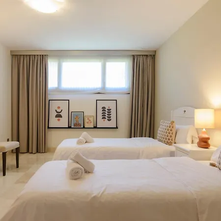 Exclusive 6 En Bedroom - Nagueeles Vila Marbella