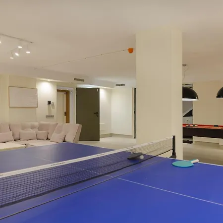 Exclusive 6 En Bedroom - Nagueeles Vila *